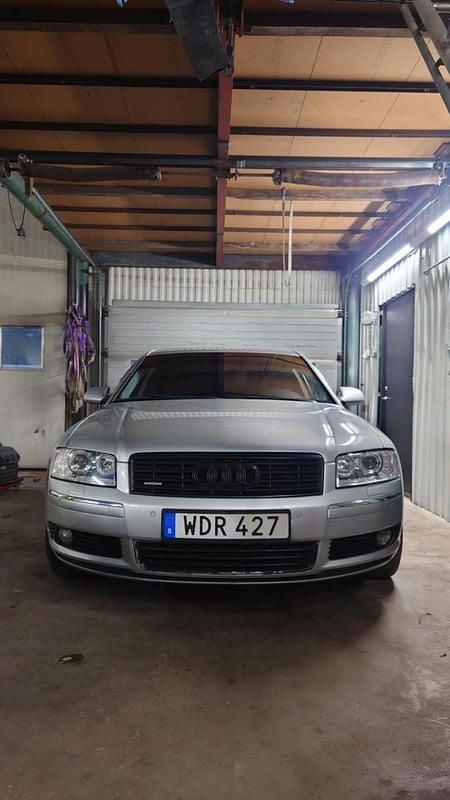 Begagnad 2004 Audi A8 Sedan | 60 000 kr - Bild 1/4