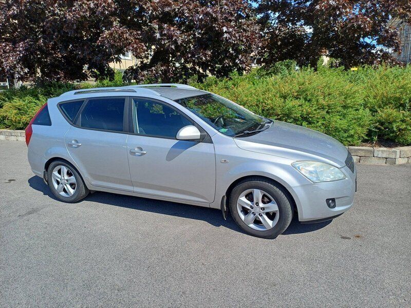Silver Begagnad 2008 Kia Ceed Sportswagon 4 Kombi | 39 000 kr (Marknadspris) - Bild 1/4