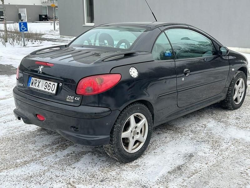 Begagnad Peugeot 206 CC 109 HK (80 kW) 2005 Cab