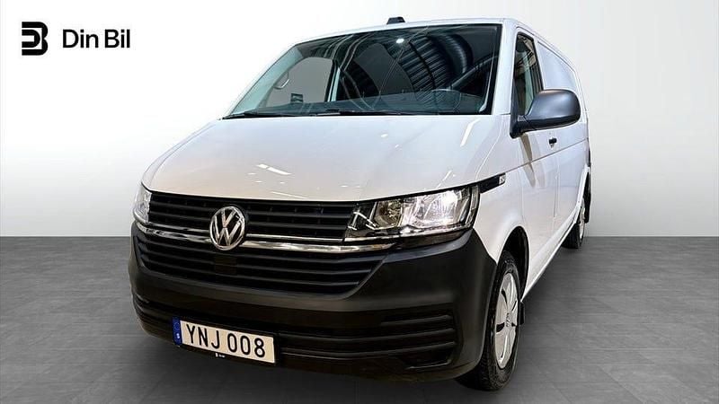 Vit Begagnad 2024 VW Transporter Comfortline Van | 449 900 kr (Lite dyr) - Bild 1/4