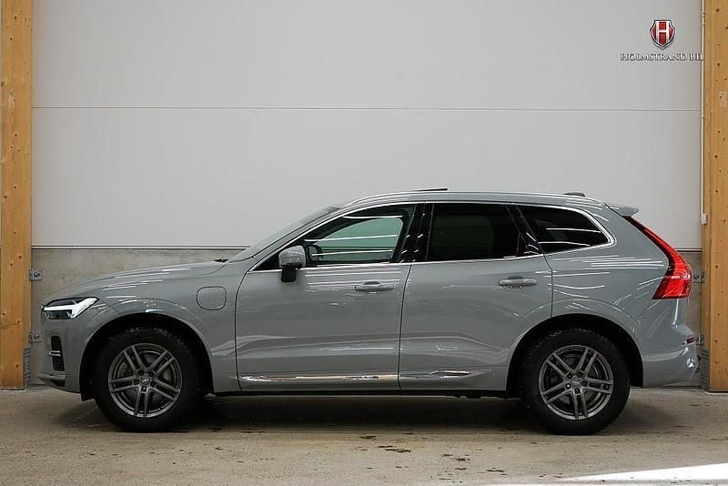Grå Begagnad 2024 Volvo XC60 Core SUV | 454 900 kr (Superpris) - Bild 1/4