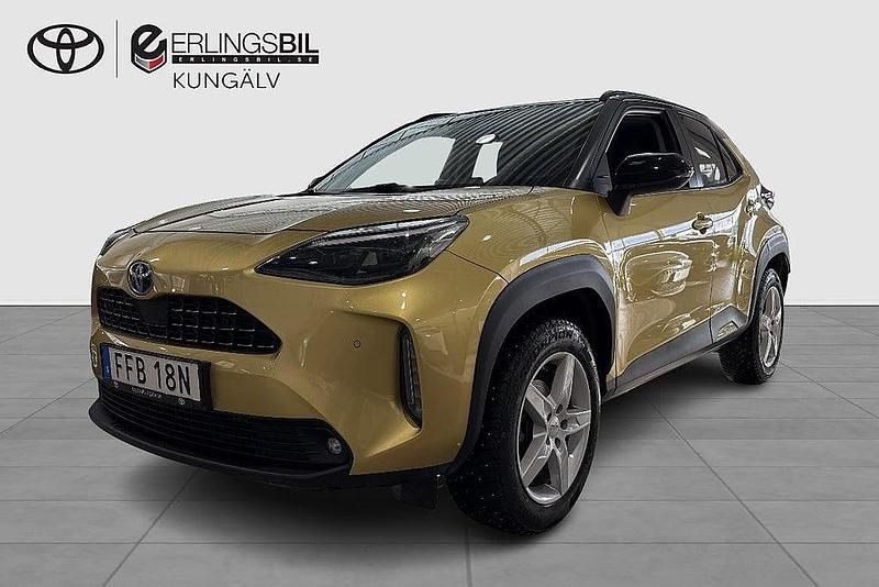 Gul Begagnad 2023 Toyota Yaris Cross Edition SUV | 299 900 kr (Marknadspris) - Bild 1/3