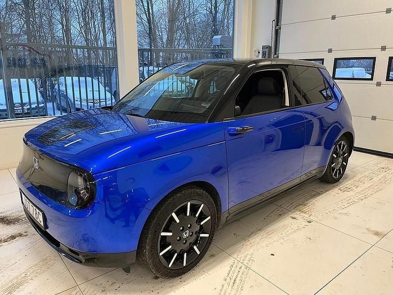 Blå Begagnad 2020 Honda e Halvkombi | 164 900 kr (Marknadspris) - Bild 1/4