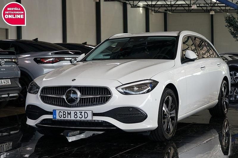 Vit Begagnad 2022 Mercedes C300e Kombi | 334 500 kr (Superpris) - Bild 1/4