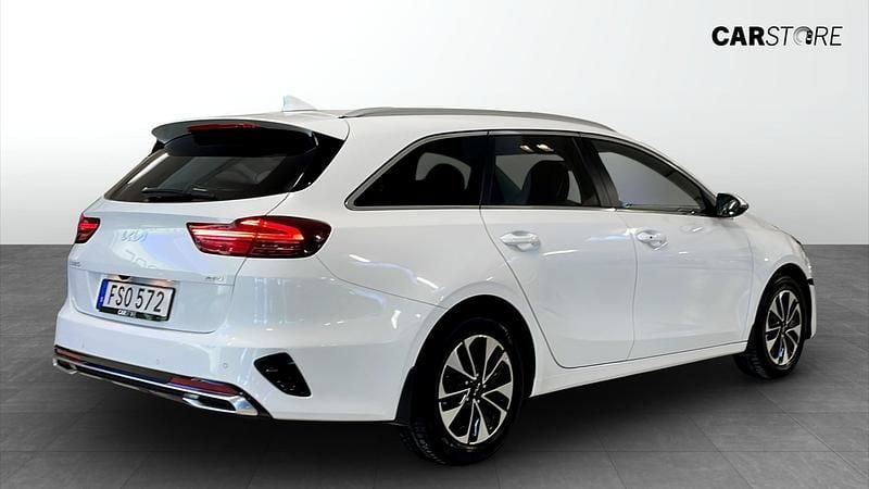 Begagnad Kia Ceed Sportswagon Advance 105 HK (77 kW) 2022 Vit Kombi