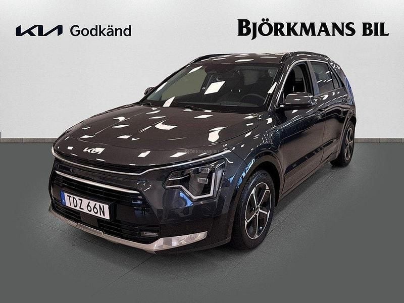Grå (/agt/ interstellar grey) Begagnad 2022 Kia Niro Advance SUV | 309 900 kr (Dyr) - Bild 1/4