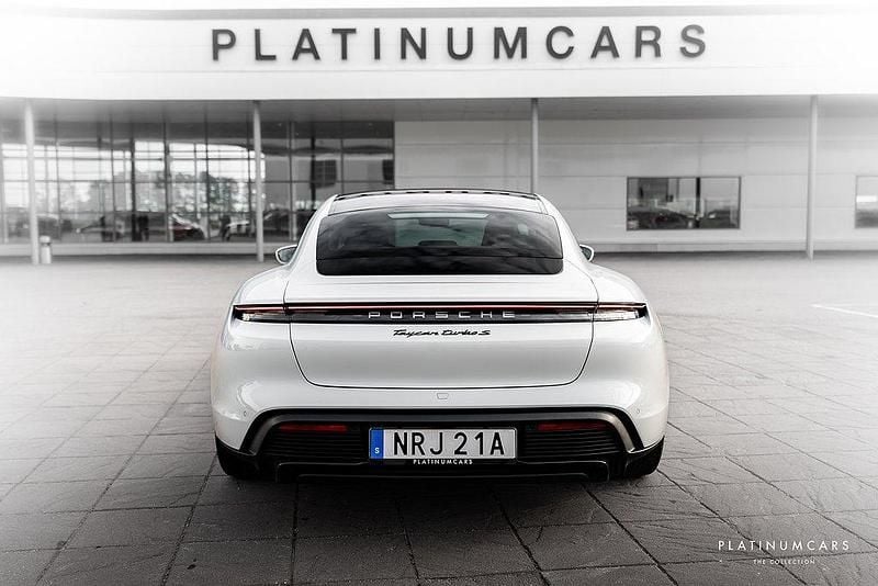 Begagnad Porsche Taycan Turbo S Performance Package 559 kW (761 HK) 2020 Vit Sedan