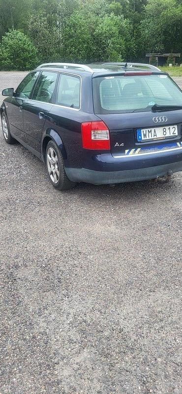 Blå Begagnad 2003 Audi A4 Kombi | 18 000 kr - Bild 1/4