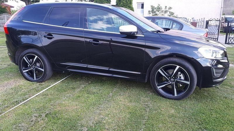Svart Begagnad 2014 Volvo XC60 R-Design SUV | 139 000 kr (Superpris) - Bild 1/4