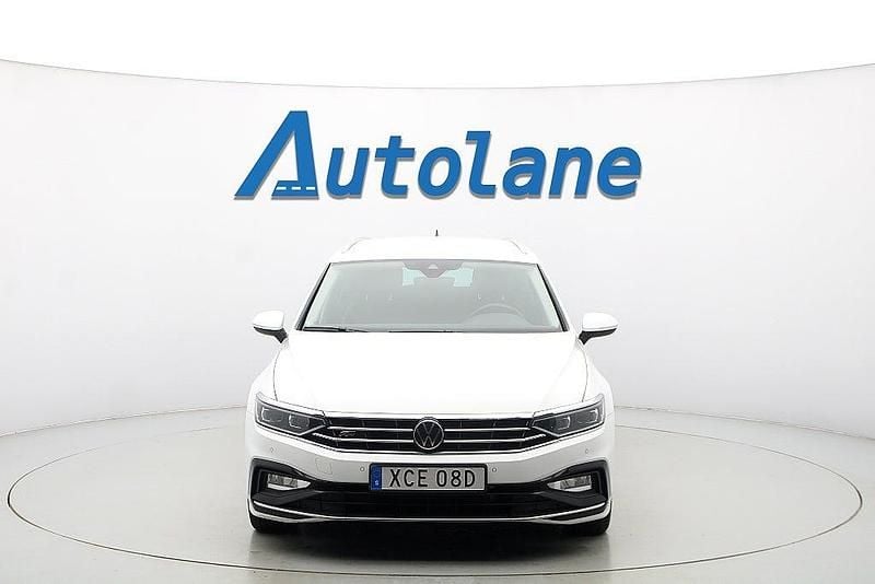 Begagnad VW Passat R-line 200 HK (147 kW) 2021 Vit Kombi