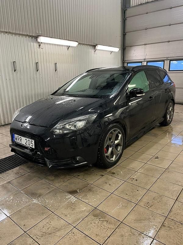 Begagnad Ford Focus ST 250 HK (183 kW) 2013 Kombi