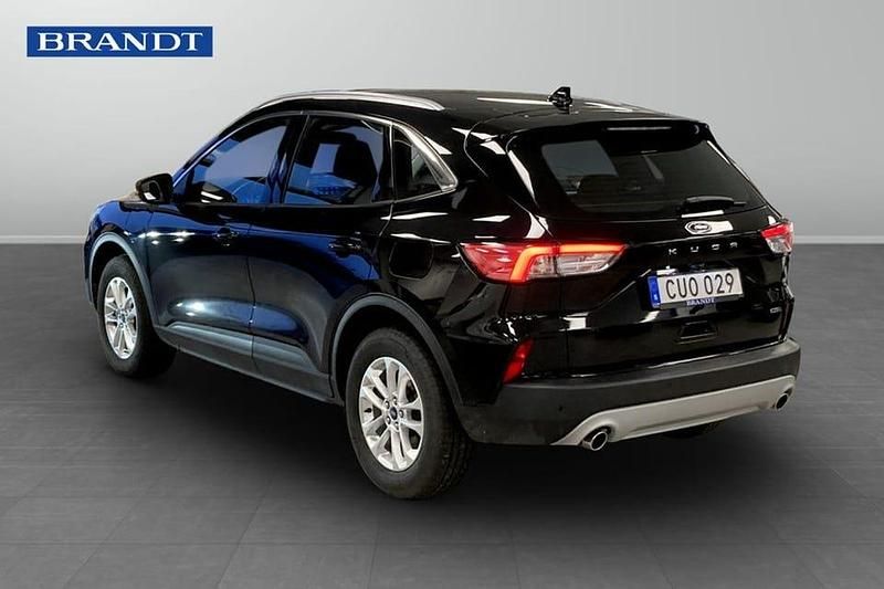 Begagnad Ford Kuga Titanium 227 HK (166 kW) 2023 Svart SUV
