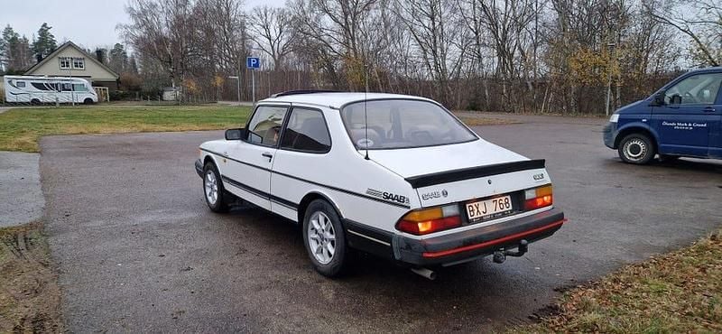 Begagnad 1988 Saab 900 Sedan | 32 000 kr - Bild 1/4