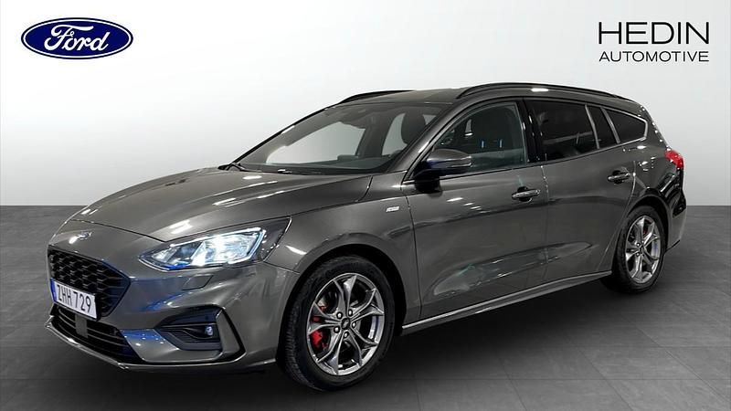 Grå (grey) Begagnad 2021 Ford Focus ST-Line Kombi | 179 900 kr (Marknadspris) - Bild 1/4