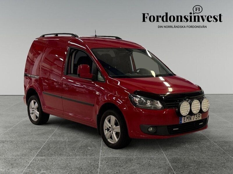 Röd Begagnad 2015 VW Caddy Minibuss | 76 500 kr (Superpris) - Bild 1/4