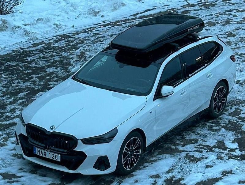 Begagnad 2024 BMW i5 M Sport | 629 000 kr - Bild 1/4