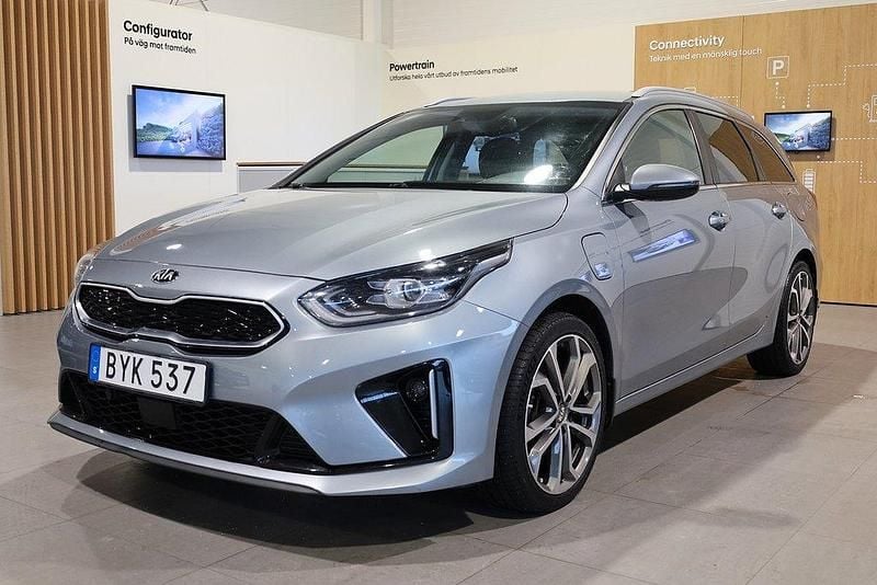 Grå Begagnad 2020 Kia Ceed Sportswagon Advance Kombi | 189 900 kr (Marknadspris) - Bild 1/3