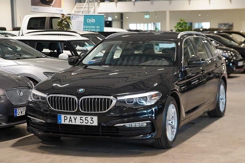 Svart Begagnad 2017 BMW 520 Kombi | 159 900 kr - Bild 1/4