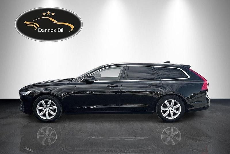 Svart Begagnad 2017 Volvo V90 Momentum Kombi | 224 999 kr (Marknadspris) - Bild 1/4