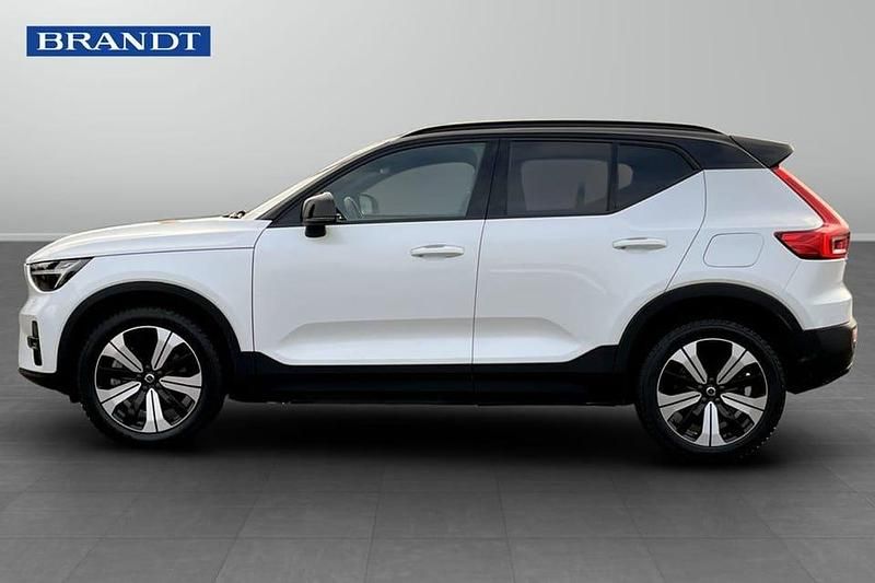 Begagnad Volvo XC40 Plus 175 kW (238 HK) 2023 Vit SUV