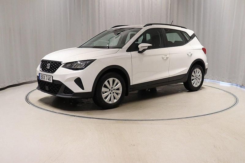 Vit Begagnad 2022 Seat Arona SUV | 179 800 kr (Bra pris) - Bild 1/4