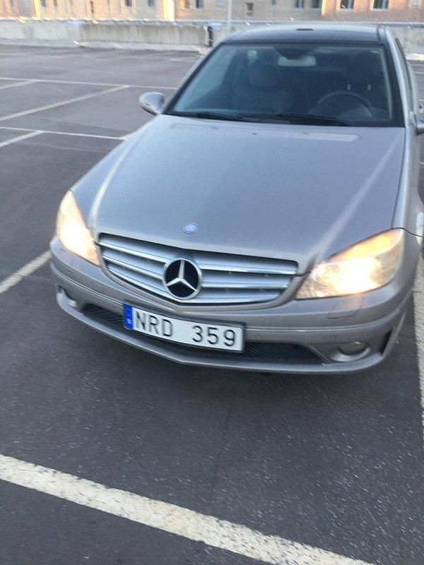 Silver Begagnad 2009 Mercedes CLC180 Halvkombi | 40 000 kr (Marknadspris) - Bild 1/4