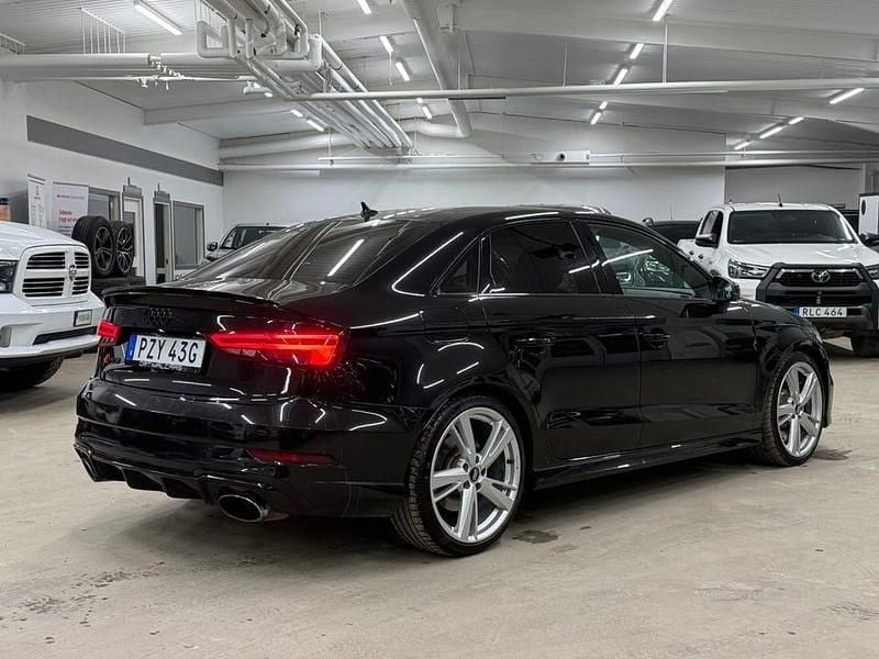 Begagnad Audi RS3 400 HK (294 kW) 2017 Svart Sedan