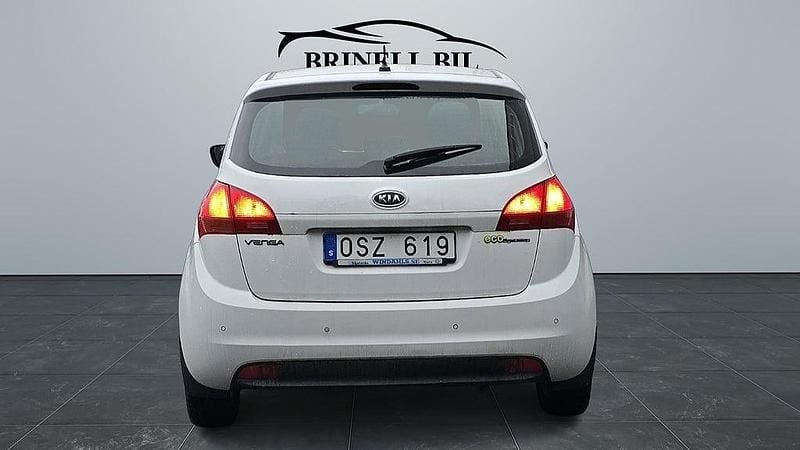 Begagnad Kia Venga 91 HK (66 kW) 2010 Vit Halvkombi