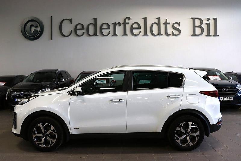 Vit Begagnad 2018 Kia Sportage Advance SUV | 178 900 kr (Marknadspris) - Bild 1/4