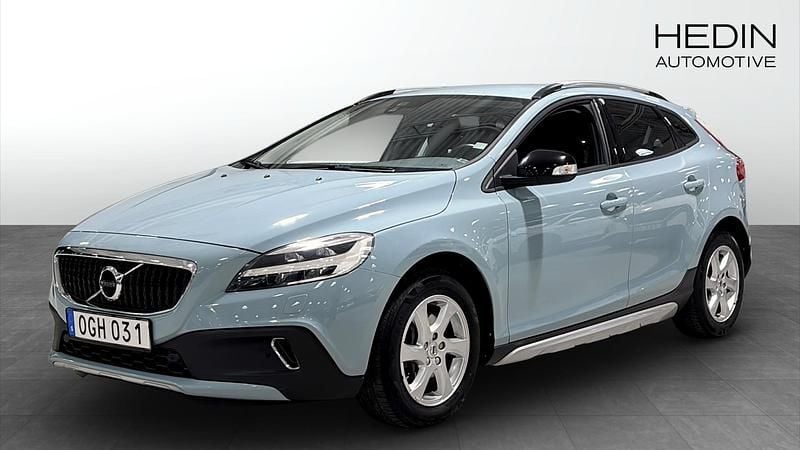 Blå Begagnad 2016 Volvo V40 CC Kombi | 164 900 kr (Marknadspris) - Bild 1/4