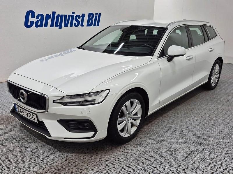 Vit Begagnad 2021 Volvo V60 Kombi | 295 000 kr (Marknadspris) - Bild 1/4