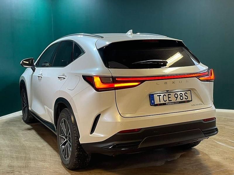 Begagnad Lexus NX350h Business Edition 242 HK (177 kW) 2022 Vit SUV