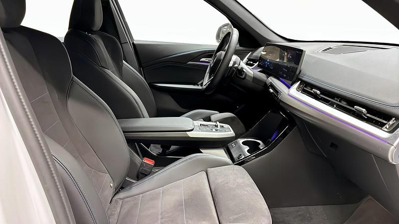 Begagnad BMW X1 Comfort Edition 245 HK (180 kW) 2025 Vit (mineral white) SUV