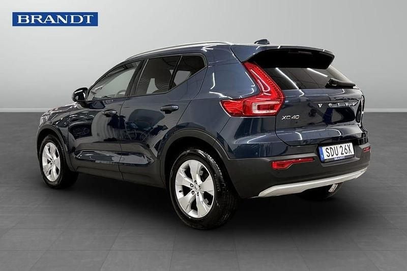 Begagnad Volvo XC40 Momentum 200 HK (147 kW) 2021 Blå SUV