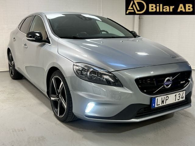 Silver Begagnad 2013 Volvo V40 R-Design Kombi | 99 800 kr (Bra pris) - Bild 1/4