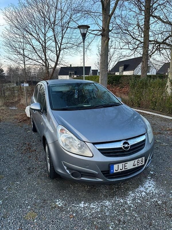 Begagnad Opel Corsa 80 HK (58 kW) 2007 Halvkombi