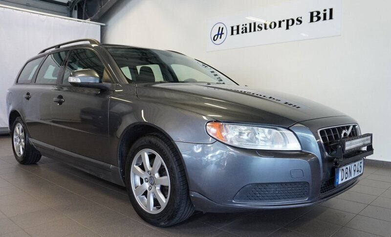 Grå Begagnad 2011 Volvo V70 Kinetic Kombi | 49 900 kr (Bra pris) - Bild 1/4