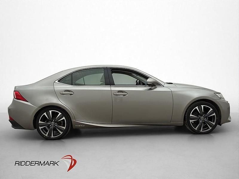 Begagnad Lexus IS300h Executive Line 181 HK (133 kW) 2014 Ljusgrå Sedan