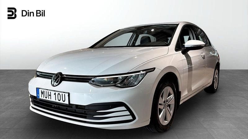 Vit Begagnad 2022 VW Golf VIII Life Kombi | 214 900 kr (Bra pris) - Bild 1/4