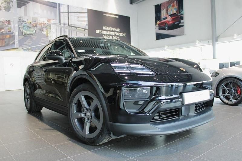 Svart (black) Begagnad 2025 Porsche Macan SUV | 1 025 000 kr (Superpris) - Bild 1/4