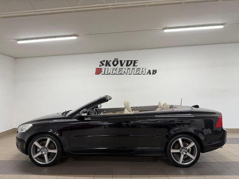 Svart Begagnad 2010 Volvo C70 Summum Cab | 129 500 kr (Lite dyr) - Bild 1/4