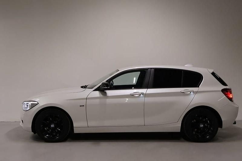 Begagnad BMW 116 Urban Line 116 HK (85 kW) 2013 Vit Halvkombi