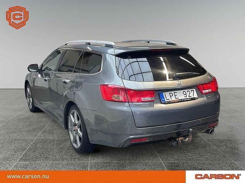 Begagnad Honda Accord Elegance 156 HK (114 kW) 2011 Ljusgrå Kombi