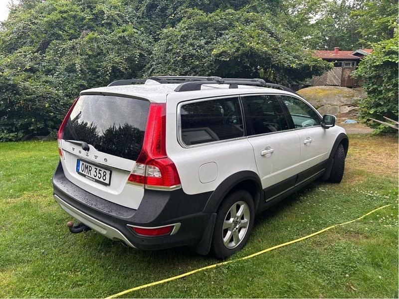 Vit Begagnad 2014 Volvo XC70 Momentum SUV | 139 000 kr (Superpris) - Bild 1/4