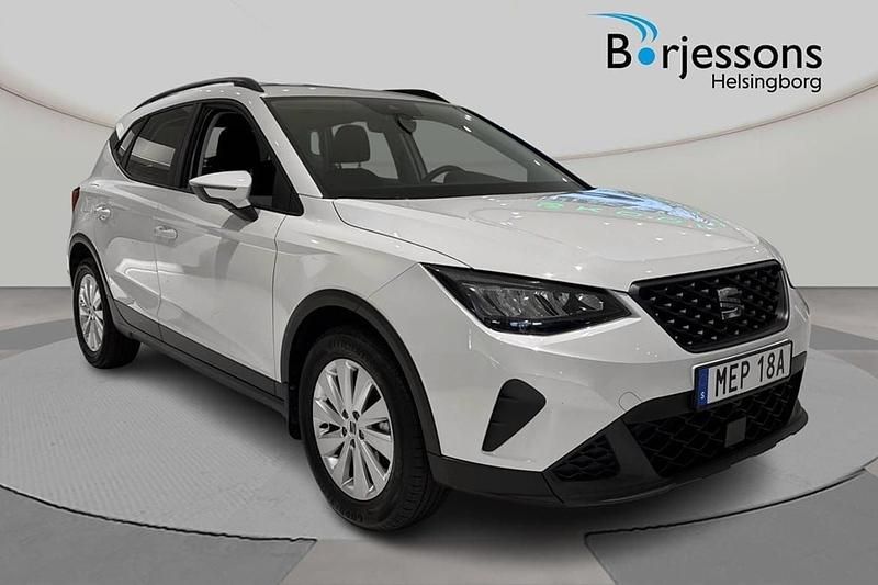 Vit Begagnad 2024 Seat Arona Style SUV | 204 900 kr (Marknadspris) - Bild 1/4