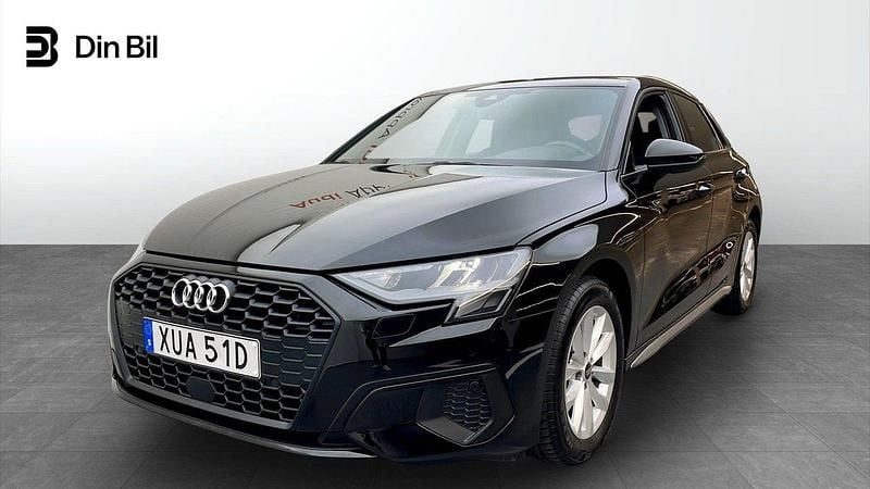 Svart Begagnad 2022 Audi A3 Sportback Proline Halvkombi | 244 000 kr (Marknadspris) - Bild 1/4