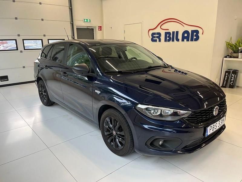 Blå Begagnad 2019 Fiat Tipo Street Kombi | 114 900 kr (Marknadspris) - Bild 1/4