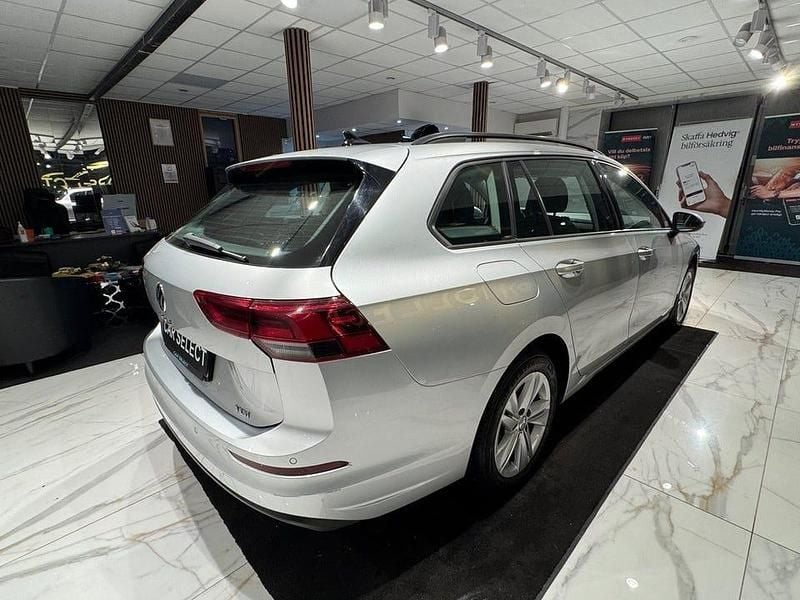 Begagnad VW Golf VIII 131 HK (96 kW) 2023 Silver