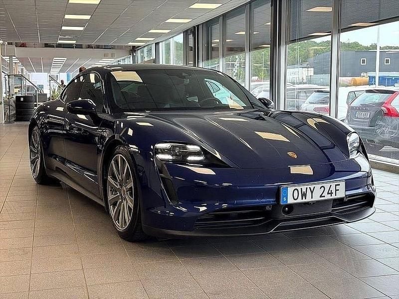 Begagnad Porsche Taycan 4S Chrono 364 kW (496 HK) 2021 Blå Sedan
