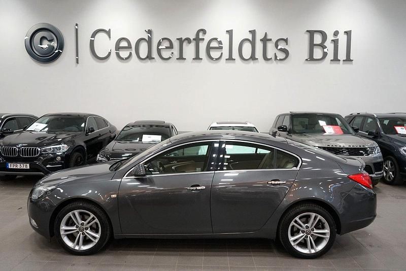 Grå Begagnad 2009 Opel Insignia Cosmo Halvkombi | 79 900 kr (Marknadspris) - Bild 1/4